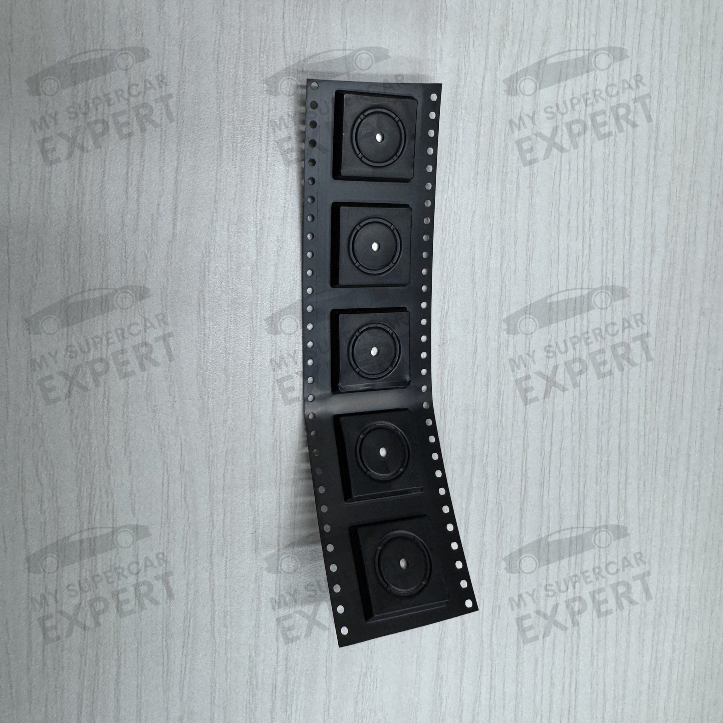 New Bosch 30554 QFP-64 power driver chip commonly used on Bosch ME9.7 and other ECUs