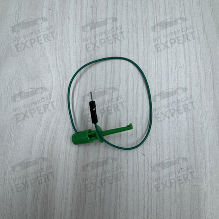 Basic portable chip detector transistor tester FNIRSI LCR-P1 for beginners in electronic repair