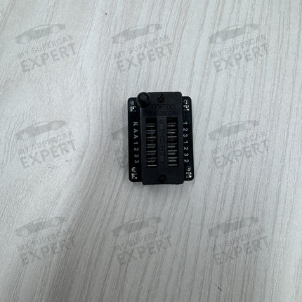 Basic portable chip detector transistor tester FNIRSI LCR-P1 for beginners in electronic repair